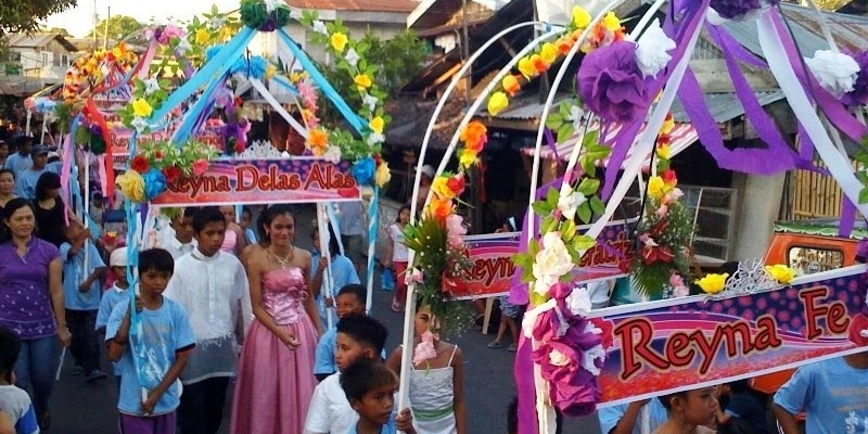 Flores de Mayo -- travel Philippines