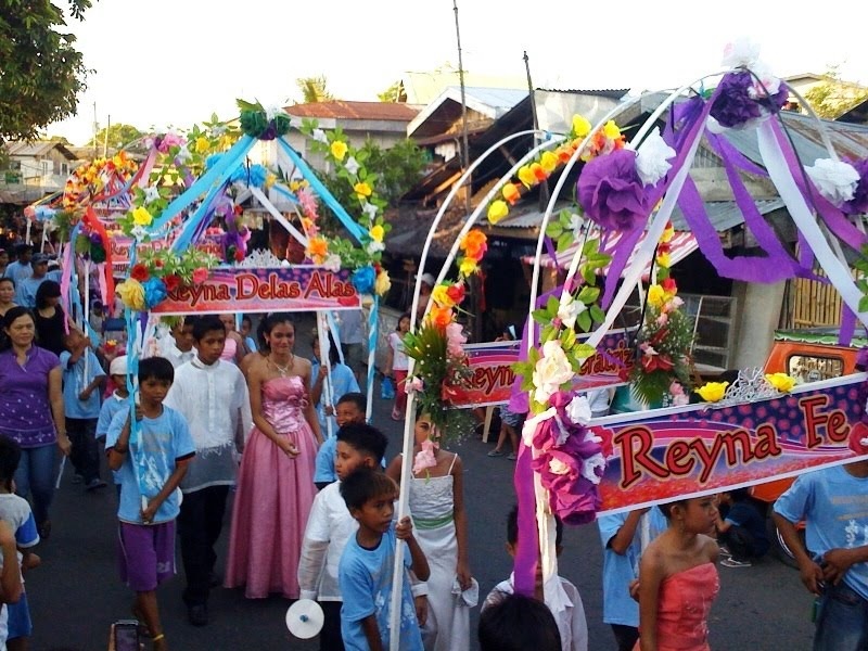 Flores de Mayo -- travel Philippines